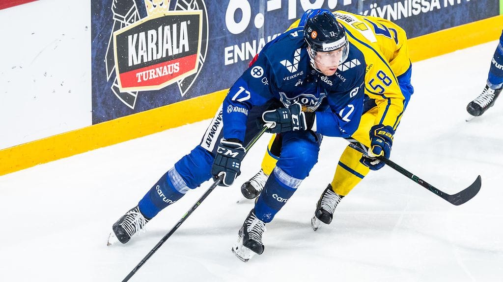 Leijonat kärsi tappion MM-kisojen alla viimeisessä EHT-ottelussa Ruotsille (1-2). Nelosketjun hyökkääjä Marko Anttila (kuvassa) kuului Suomen parhaimmistoon.