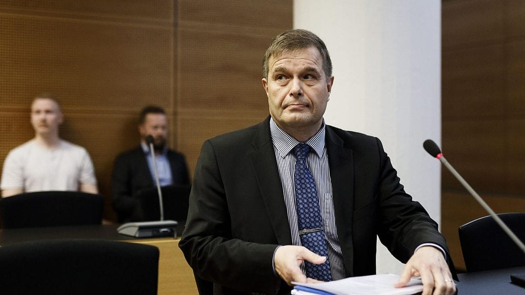 Syyttäjän mukaan kansanedustaja Kari Tolvasesta (kok.) levitettiin valheellisia vihjauksia ja hänen kunniaansa loukattiin.