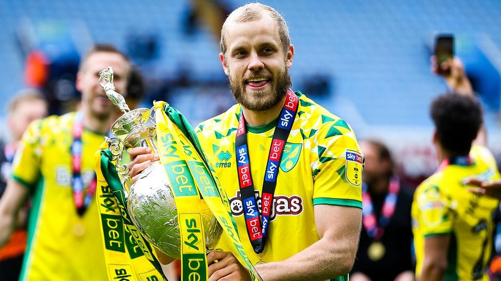 Teemu Pukki juhli Englannin Mestaruussarjan ykkössijaa ja nousua Valioliigaan.