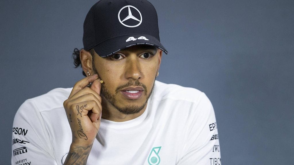 Lewis Hamilton ei pidä Valtteri Bottakselle häviämisestä.