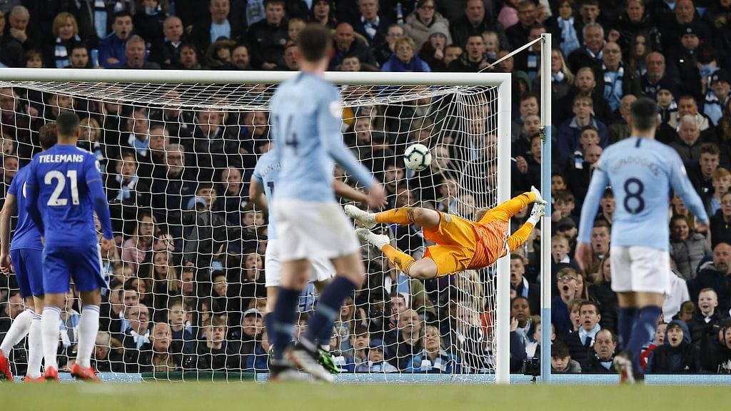 Manchester Cityn Vincent Kompanyn hirmuisa laukaus upposi Leicesterin maalin yläkulmaan.