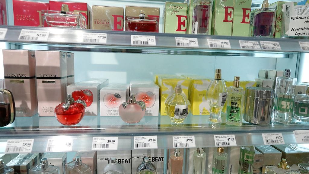 Jos mies ei olisi jäänyt kiinni hajuvesivarkaudesta, ei tätä olisi välttämättä saatu kiinni lainkaan. Kuvituskuva.