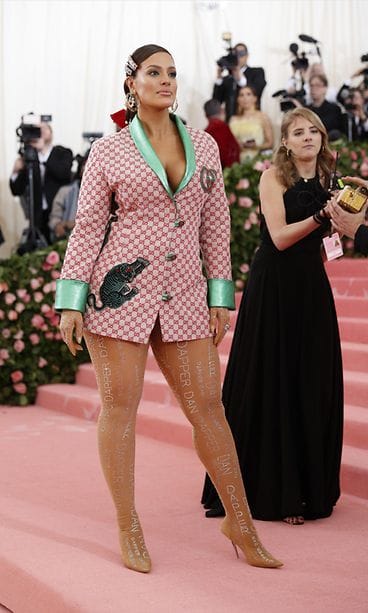 Ashley Graham pystykuva