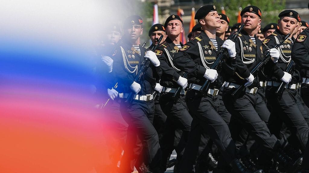 Voitonpäivä tunnetaan etenkin Moskovassa järjestettävästä suuresta sotilasparaatista.