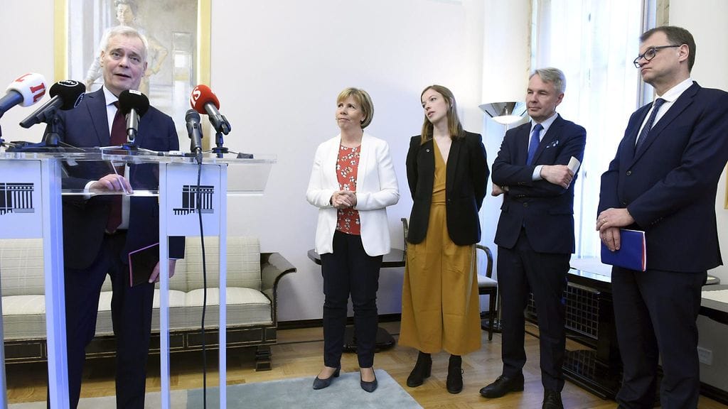 Hallitustunnustelija, SDP:n puheenjohtaja Antti Rinne puhuu hallitusneuvotteluiden tiedotustilaisuudessa hallituksen kokoonpanosta eduskunnassa Helsingissä 8. toukokuuta 2019.