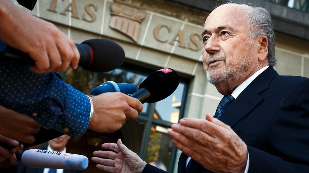 Sepp Blatter aikoo ryhtyä oikeustoimiin.