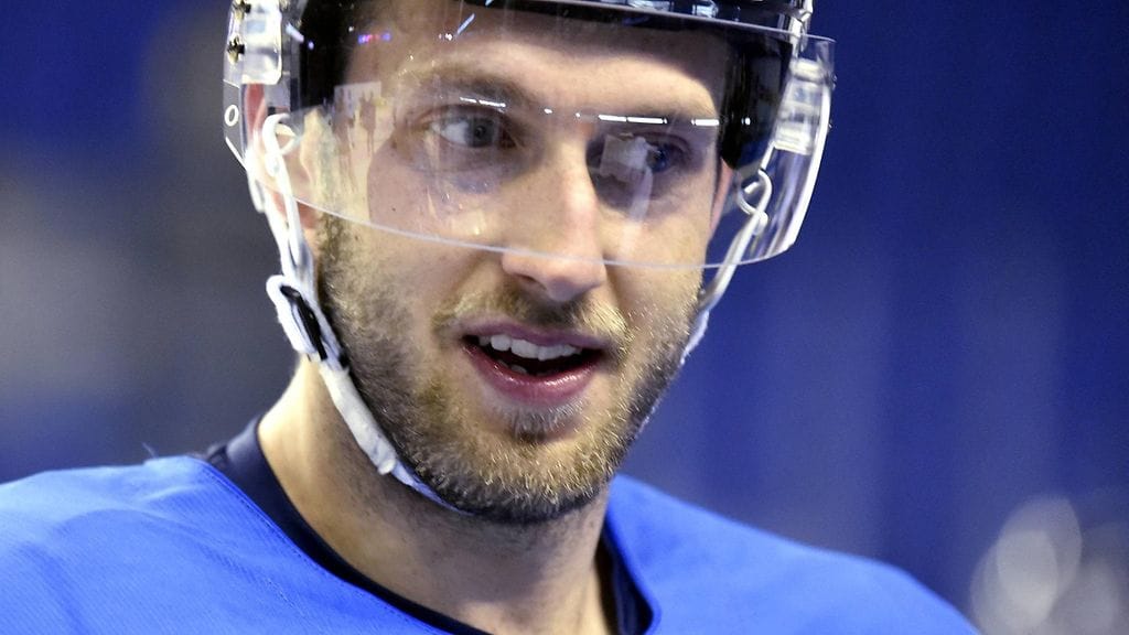 Leijonien puolustaja Petteri Lindbohm pelasi pitkään maalivahtina.