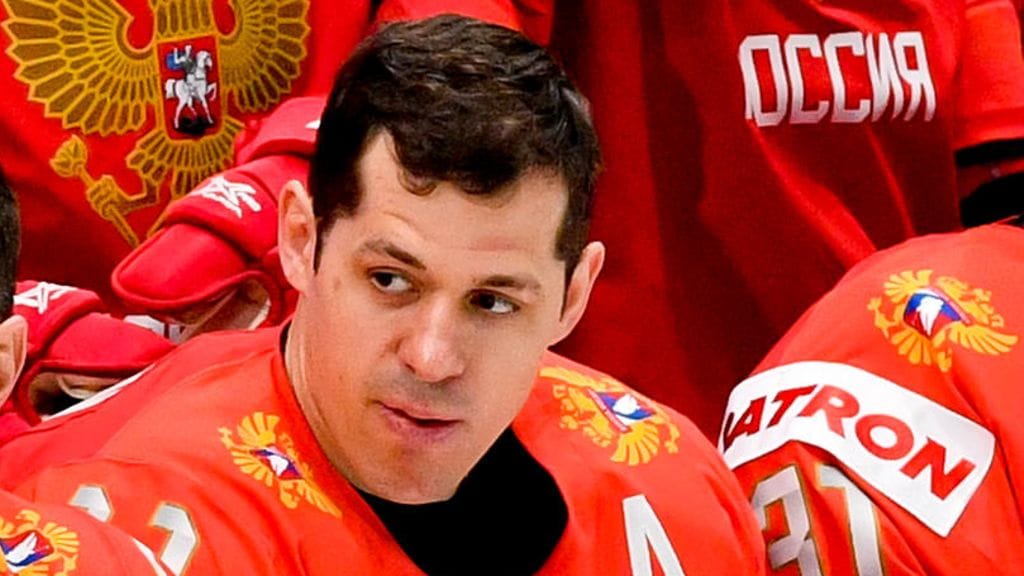 Jevgeni Malkin huiski norjalaisen mailan päreiksi.