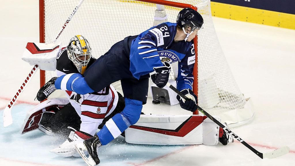 Leijonien sankariksi noussut Kaapo Kakko ujutti avausmaalin Kanadan Matt Murrayn selän taakse.