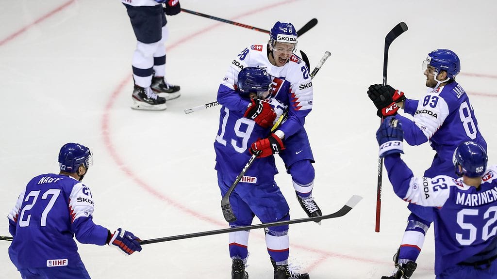 Slovakia siirtyi 1-0 johtoon Yhdysvaltoja vastaan avauserässä.