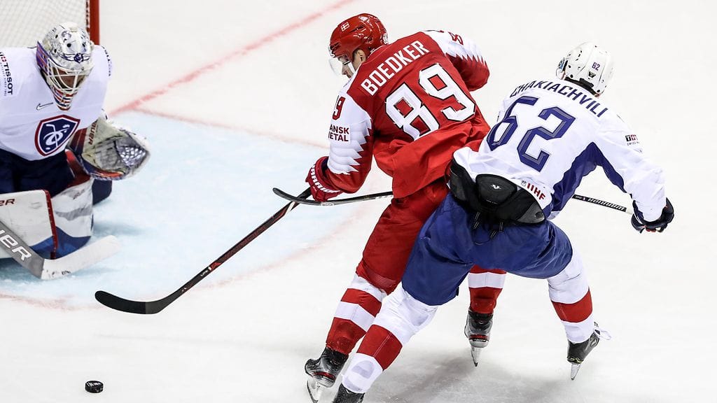 Tanskan Mikkel Bödker onnistui rangaistuslaukauskisassa Ranskaa vastaan.