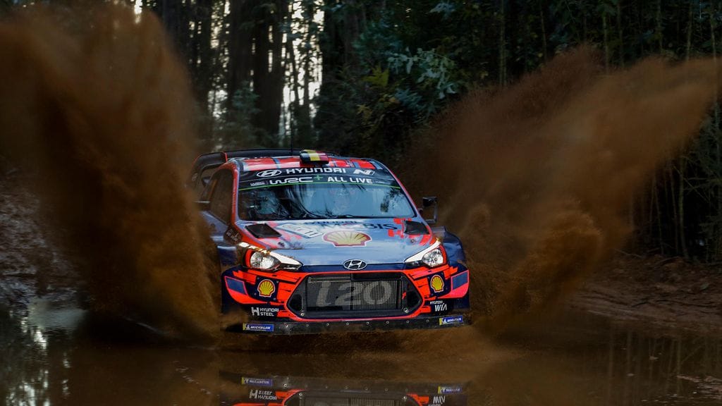 Thierry Neuvillen auton pyörähteli kymmenen kertaa ympäri.