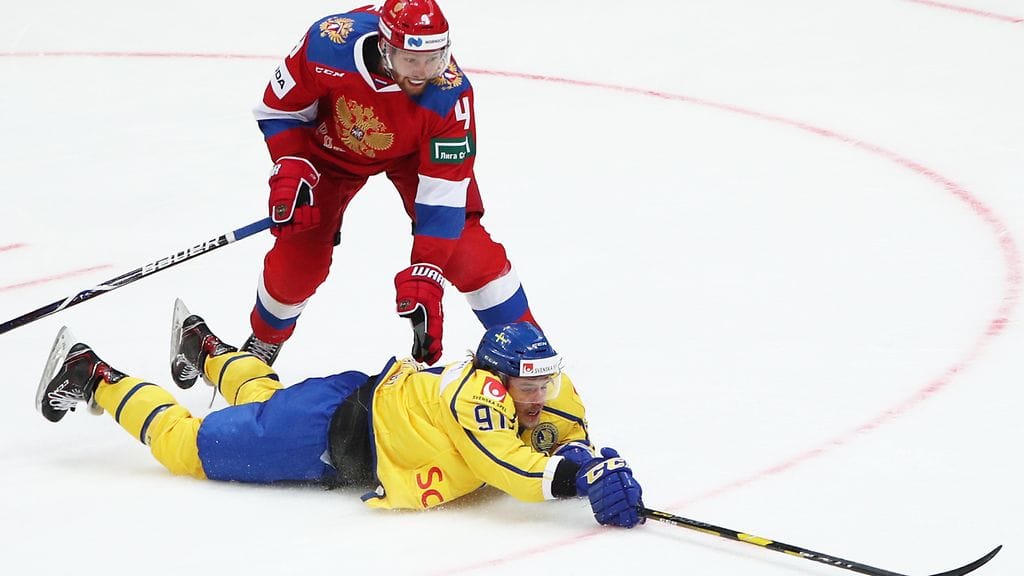 Vladislav Gavrikov (ylh.) saapui viime hetkillä Venäjän vahvuuteen. Arkistokuva.