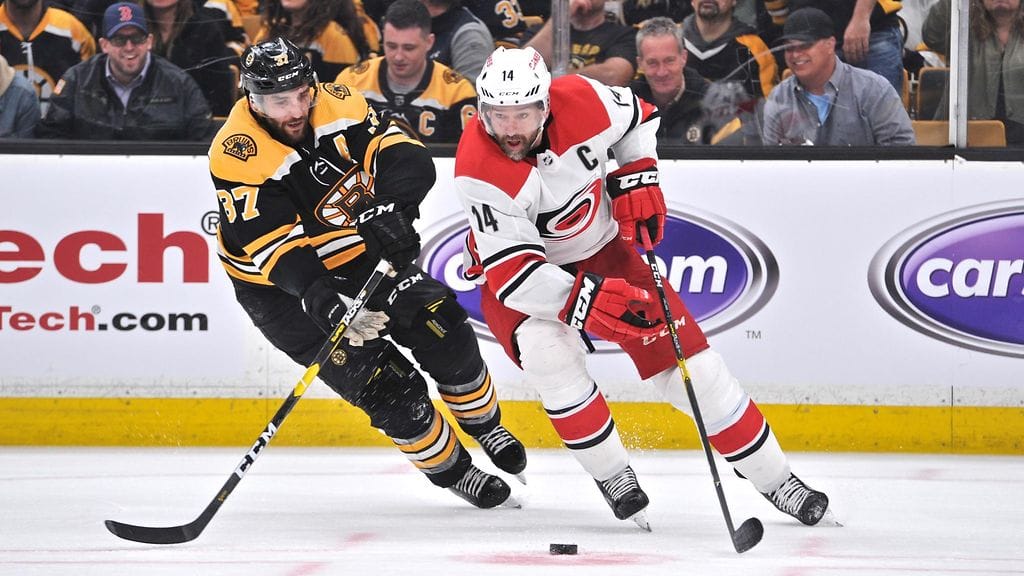 Justin Williamsin kipparoima Carolina Hurricanes on hävinnyt Boston Bruinsia vastaan kaksi ensimmäistä konferenssifinaalia.