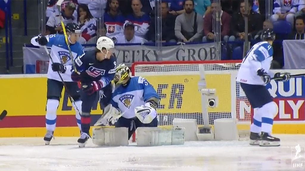 USA teki maalin ensimmäisellä laukauksellaan.