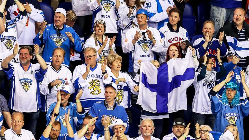 Kosiceen on matkannut tuhansia Leijonien faneja.