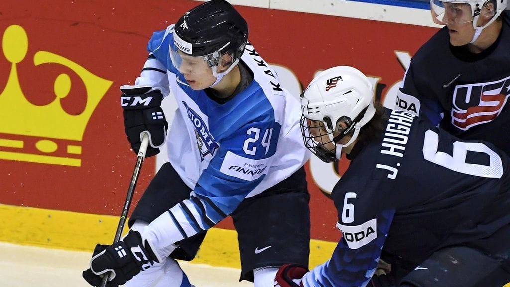 Kaapo Kakko ja Jack Hughes ovat tulevan NHL-draftin seuratuimmat pelaajat.