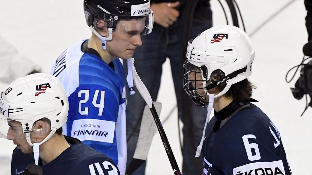 Kaapo Kakko on kyykyttänyt Jack Hughesia.