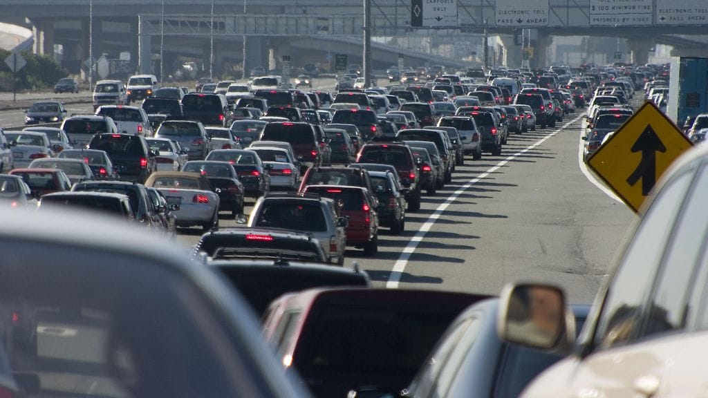 Ruuhkautuneen liikenteen syyksi paljastui joukko parittelevia merinisäkkäitä.