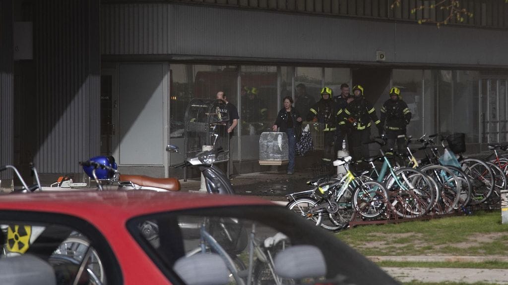Poliisi pyytää yleisön apua palon selvittämiseksi. Havainnot ja vihjeet pyydetään ilmoittamaan poliisille sähköpostitse tai puhelimitse.
