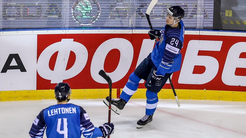 Kaapo Kakko hurmasi huimalla taituroinnillaan torstain Tanska-ottelussaan.