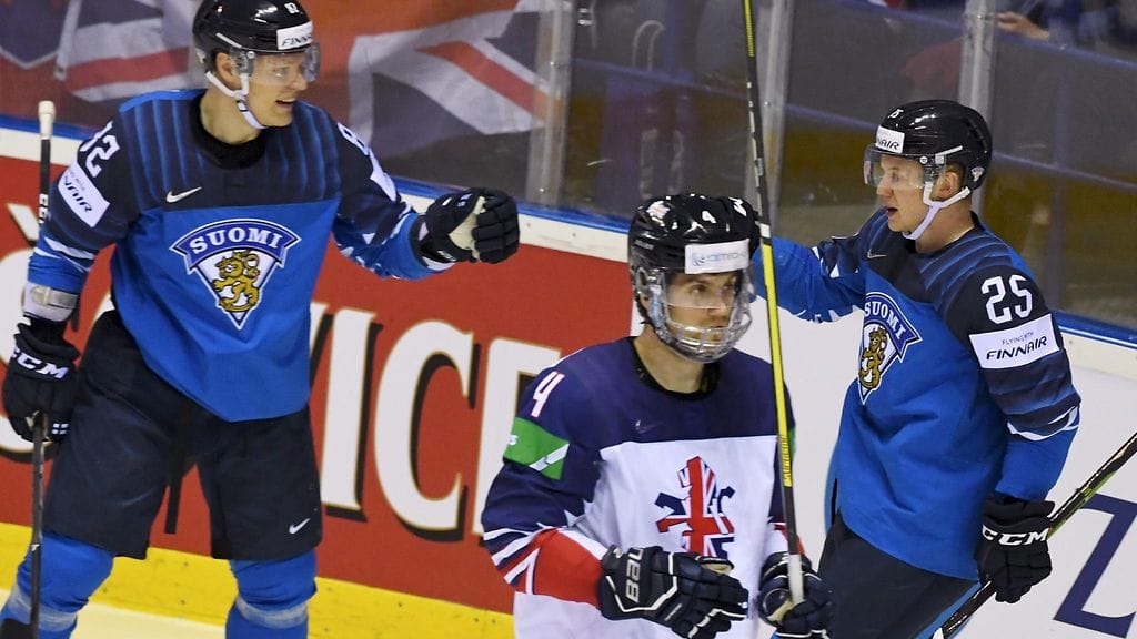 Toni Rajala vei Suomen 1–0-johtoon Iso-Britanniaa vastaan.