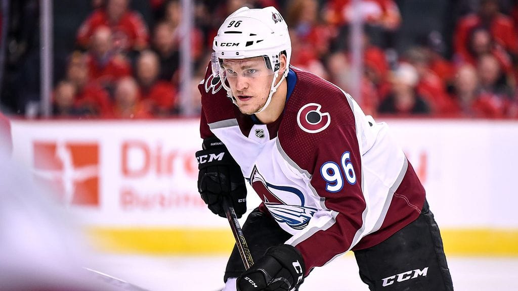 Mikko Rantanen takoi kuluneella kaudella Colorado Avalanchessa komeita tehoja: 74 runkosarjaottelussa 31+56=87 ja 12 pudotuspeliottelussa 6+8=14.