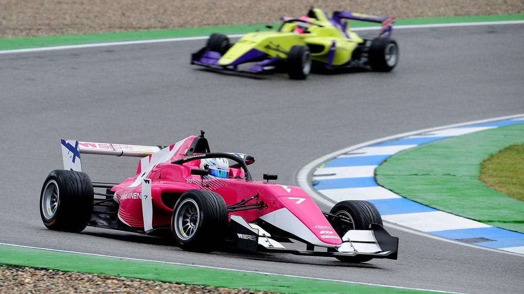 Emma Kimiläinen joutui keskeyttämään Saksan Hockenheimissa.