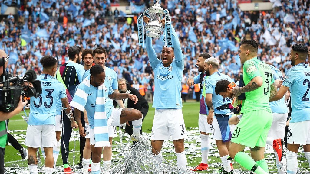 Manchester City juhli railakkaasti cupin voittoa.