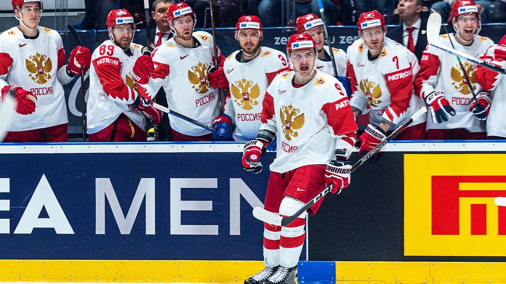 Venäjän Dimitri Orlov juhli tekemäänsä tasoitusmaalia Latvian verkkoon.