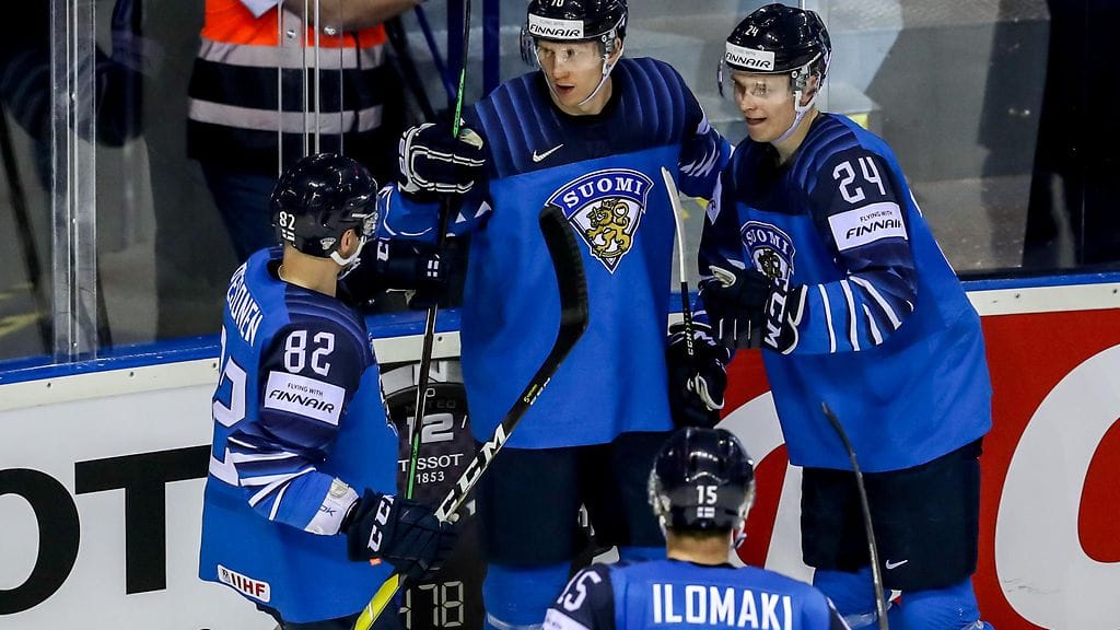 Leijonat juhli voittoa sunnuntaina Ranskaa vastaan.