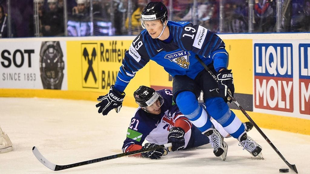 Veli-Matti Savinainen ei ole vielä avannut maalitiliään MM-kisoissa.