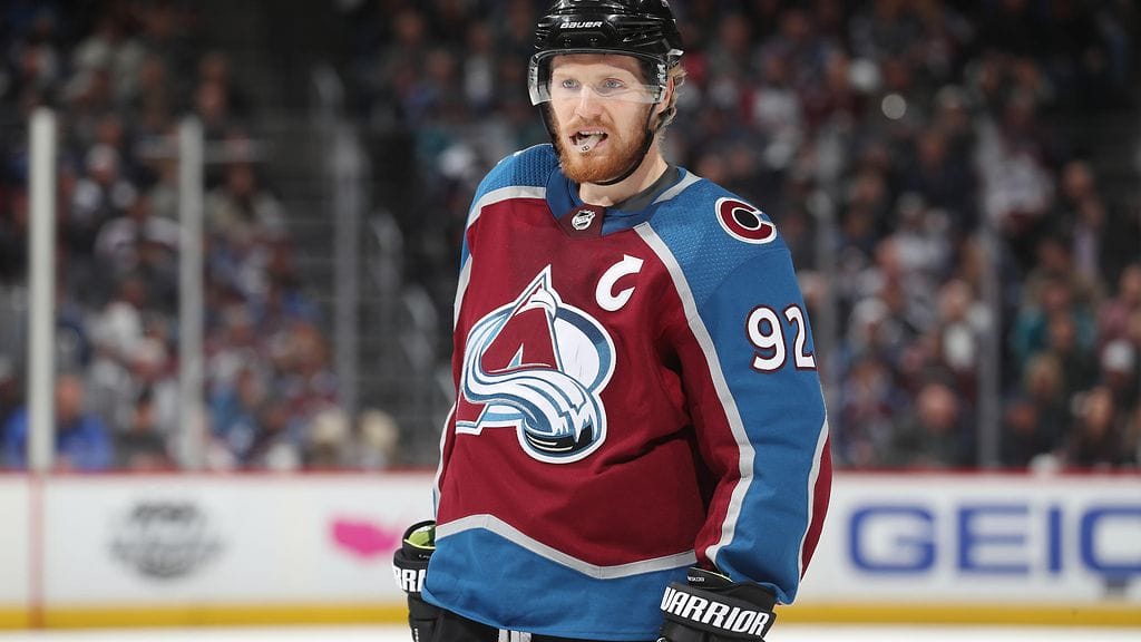Gabriel Landeskog edustaa NHL:ssä Colorado Avalanchea. Hän oli MM-kisoissa todella innoissaan jääkoneen ajamisesta.
