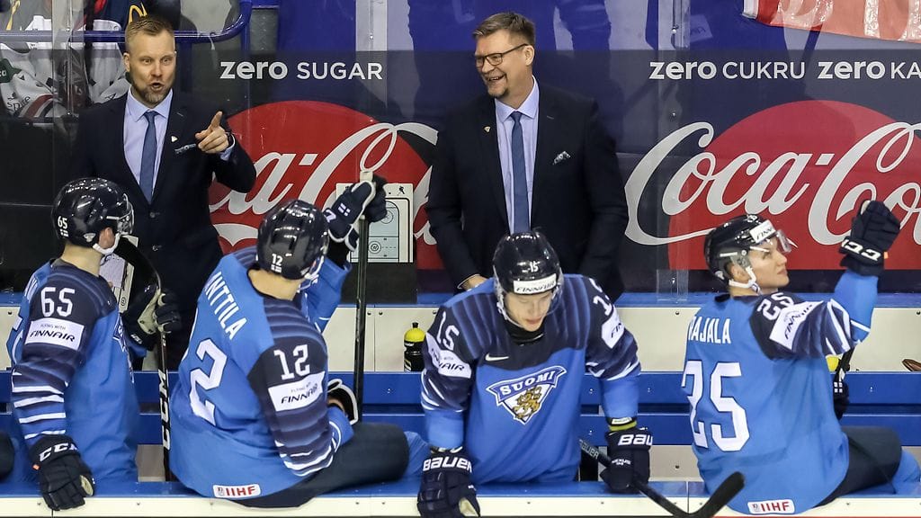 Leijonien päävalmentaja Jukka Jalonen on saattanut hymyillä alkulohkon aikana - saldona on ollut viisi voittoa ja vain yksi jatkoaikatappio.