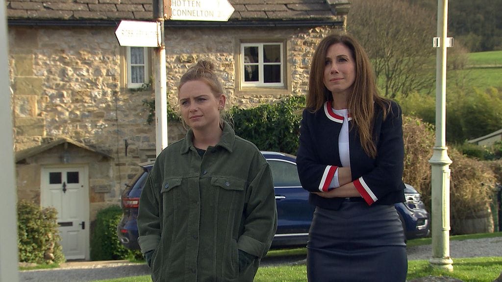 Amy Wyatt (Natalie Ann Jamieson) ja Megan Macey (Gaynor Faye) Emmerdalessa.