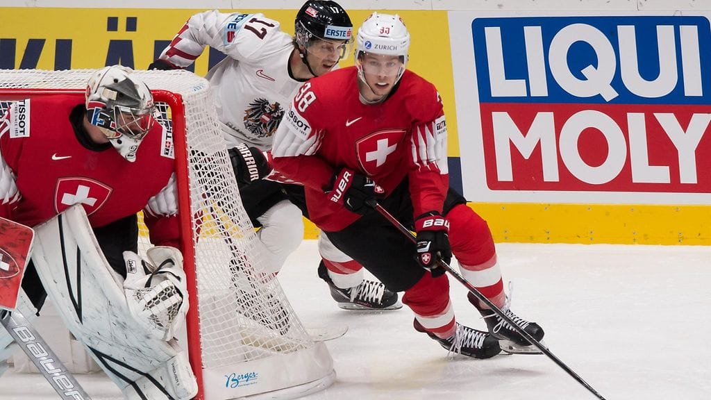 Lukas Frick iski Sveitsin avausmaalin Tshekkiä vastaan.