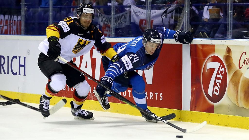 Asiantuntijat kritisoivat Kaapo Kakon pelaamista Saksaa vastaan.