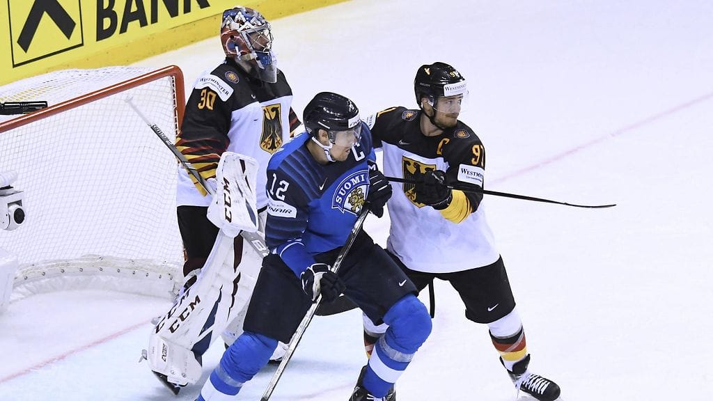 Marko Anttila rouhimassa Saksan maalilla.