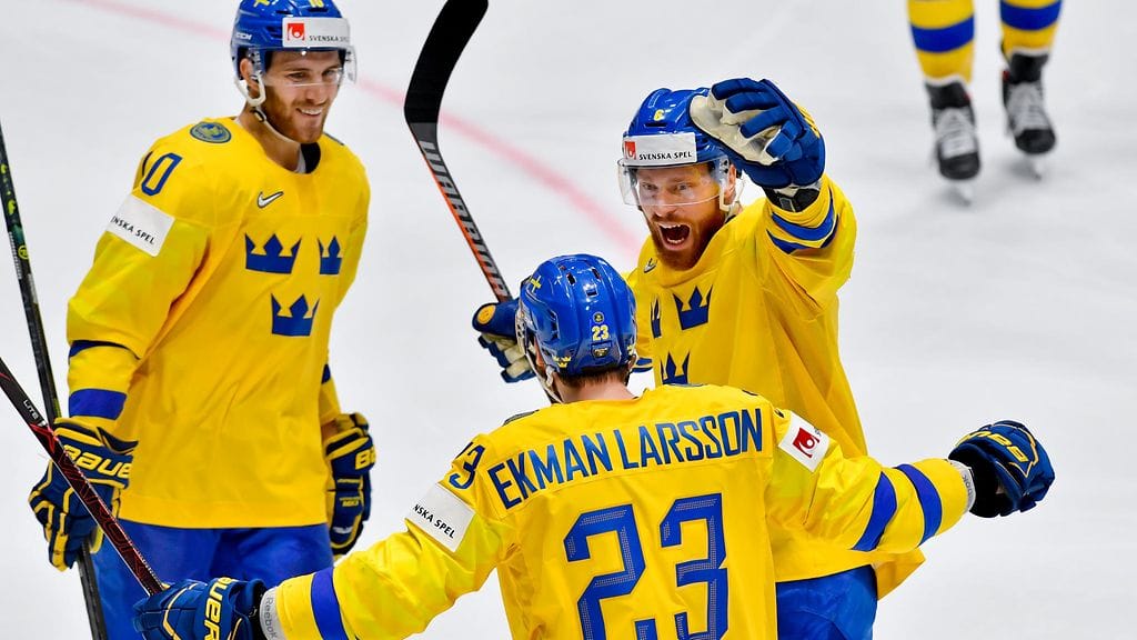 Oliver Ekman-Larsson juhli Ruotsin maalia Sveitsiä vastaan.