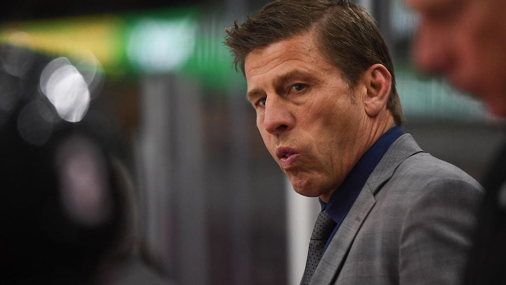 Ulf Samuelsson on yksi Ruotsin vanhoista pelaajista, jotka osasivat pilojen tekemisen.