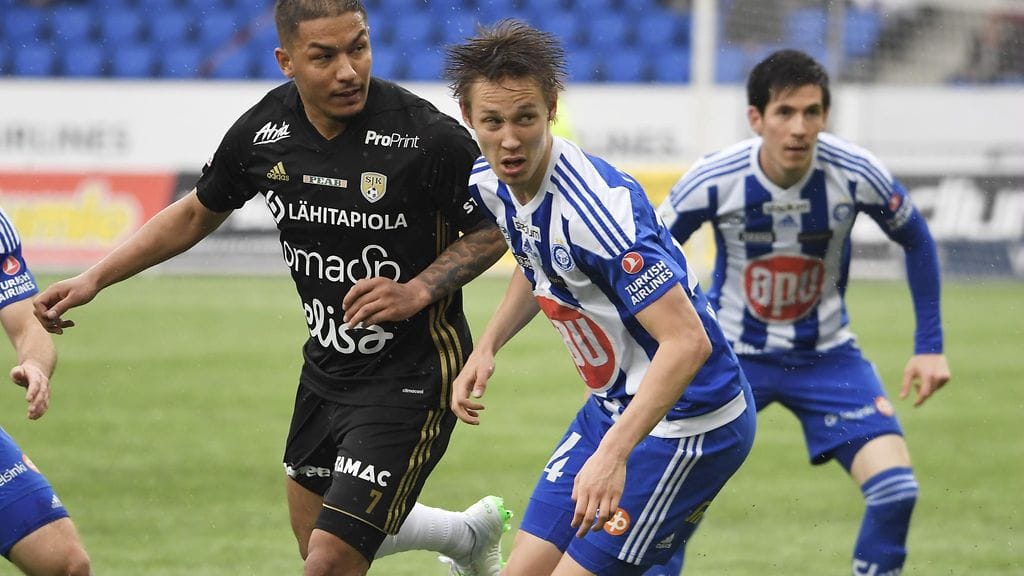 HJK (valkosinisissä paidoissa) on aloittanut Veikkausliiga-kauden nihkeästi.