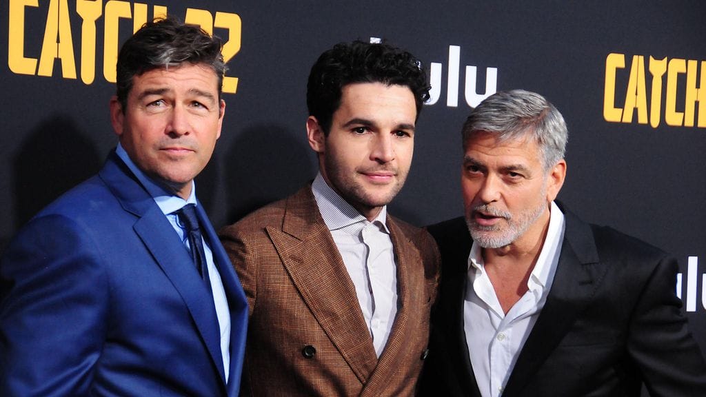Kyle Chandler, Christopher Abbott ja George Clooney tähdittävät uutta Catch-22 -sarjaa.