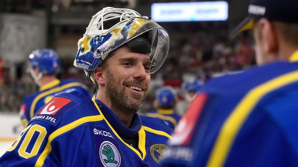 Henrik Lundqvist latasi suorasanaisesti teorioihin Ruotsin tahallisesta tappiosta.
