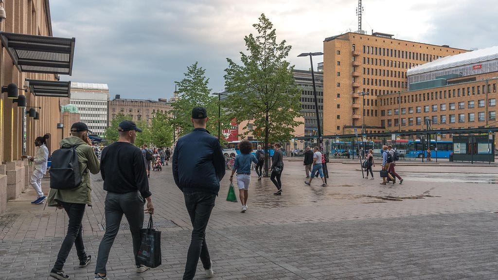 Loppuviikosta kannattaa varautua myös kastumiseen.