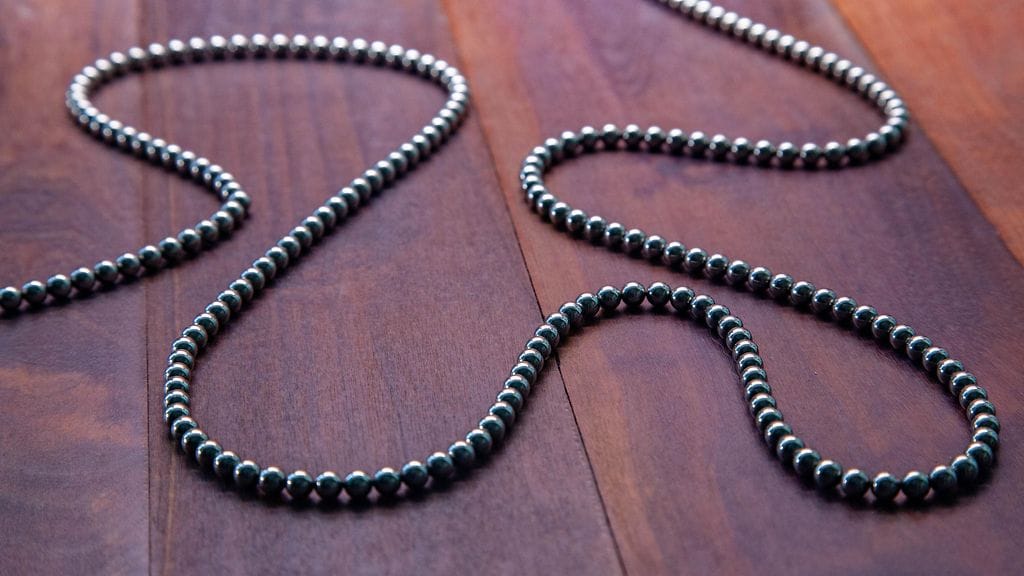 Poika kertoi lääkäreille, että hän oli tunkenut kuulat sisäänsä silkasta uteliaisuudesta.