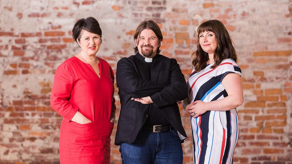 Asiantuntijat Marianna Stolbow, Elina Tanskanen ja ohjelmaan palaava Kari Kanala ovat valinneet avioituvat parit toisilleen.