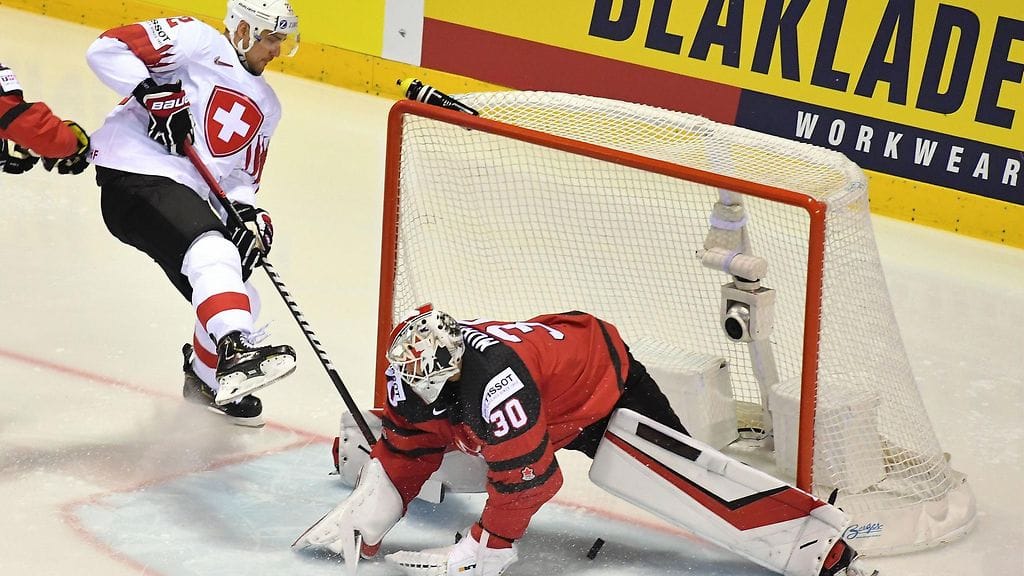 Nino Niederreiter ei onnistunut maalinteossa läpiajosta.