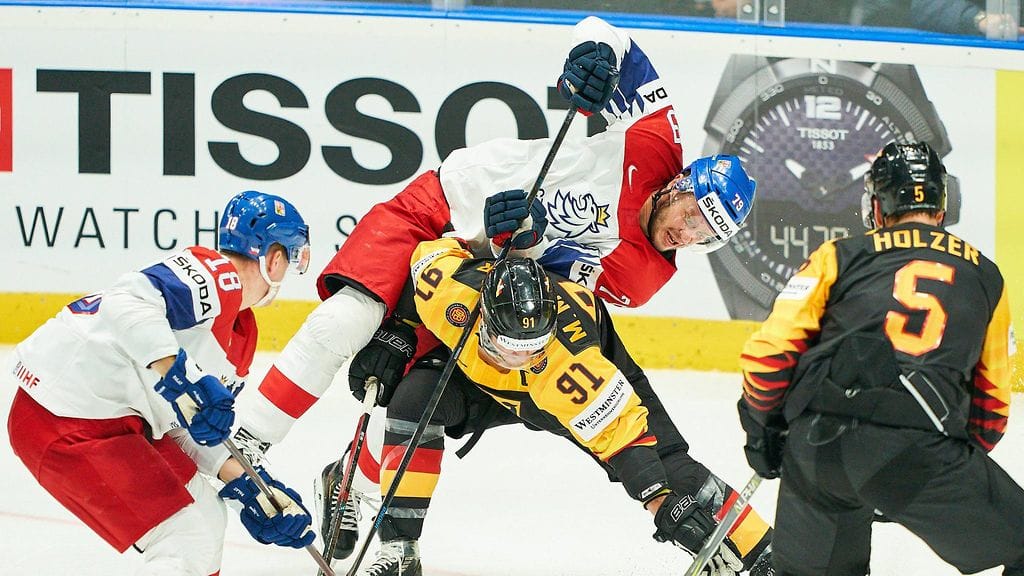 Tshekki ja Saksa painivat MM-kisojen välieräpaikasta.