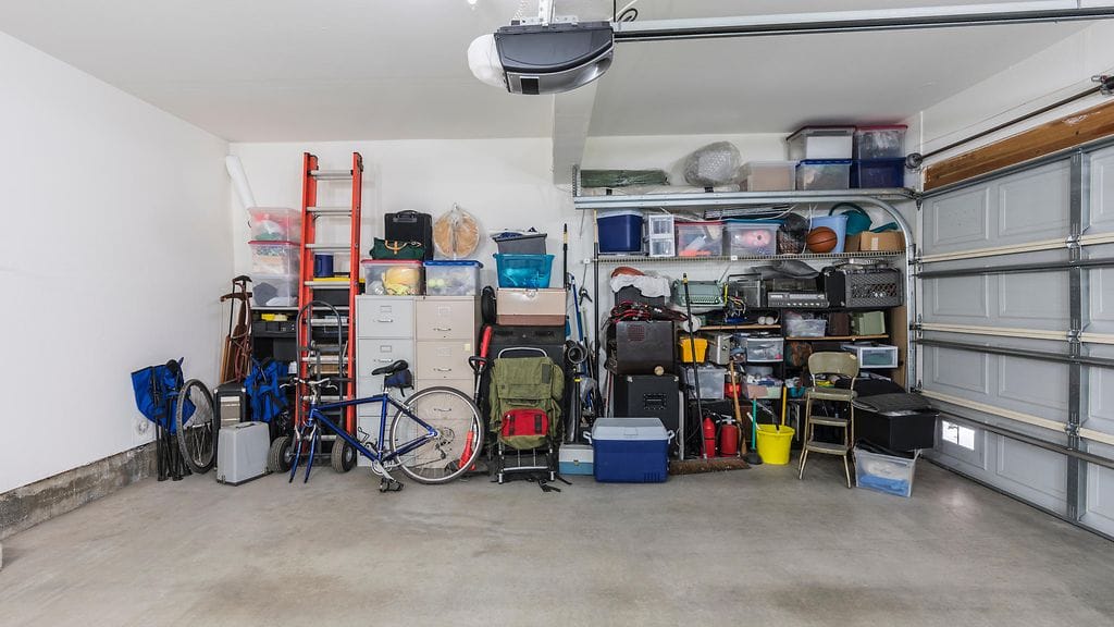 Stephanie kertoo saaneensa takaisin vain pienen laatikon, joita ei saatu kaupaksi. Myyntiin johti naisen mukaan varastofirman virhe.