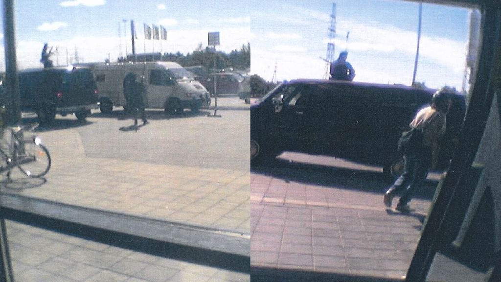 Poliisi julkaisi kaksi kuvaa tapahtumasta.